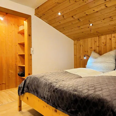 Alberts Huamat By Interhome